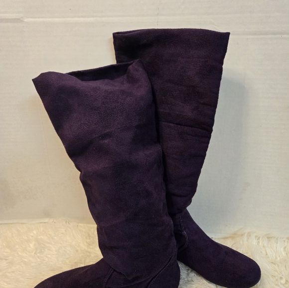 Purple FauxSuede Knee High Flat Boots Size 8 - Picture 7 of 9